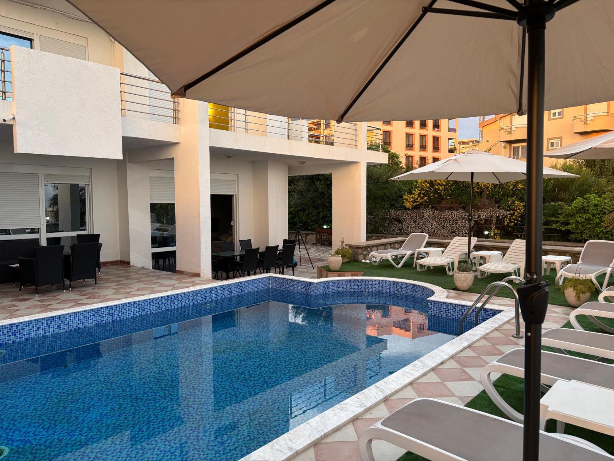 Royal Villas Dobra Voda Extérieur photo